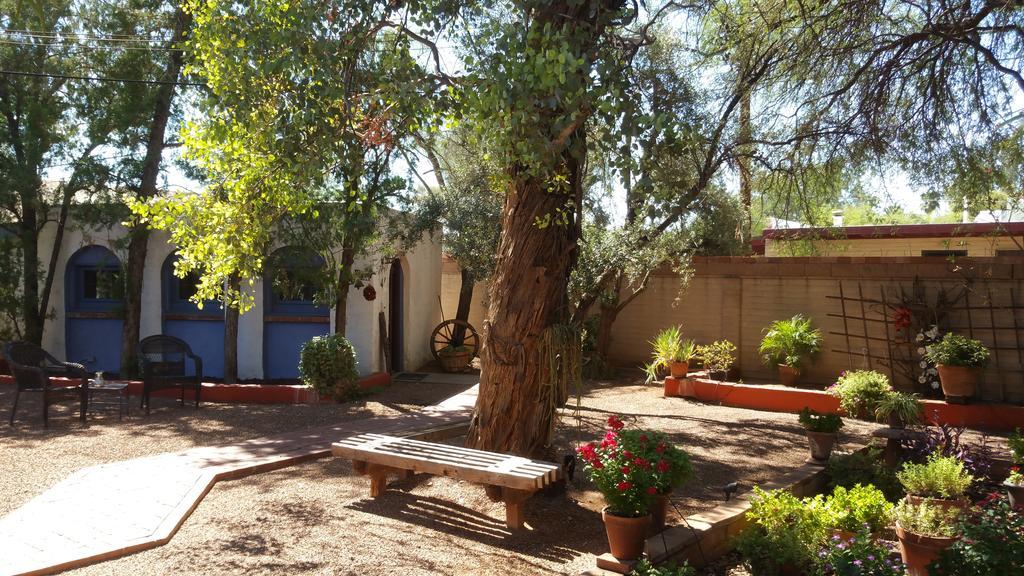 Sam Hughes Inn B&B Tucson Exterior photo