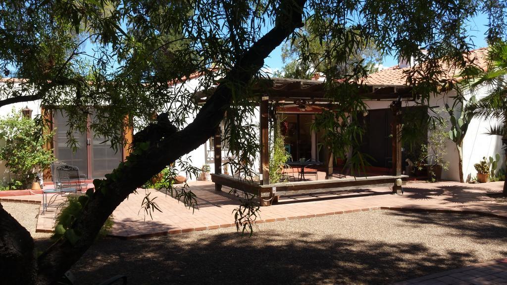 Sam Hughes Inn B&B Tucson Exterior photo