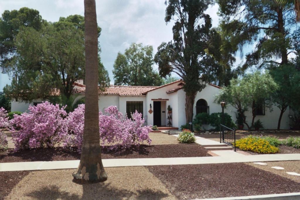 Sam Hughes Inn B&B Tucson Exterior photo